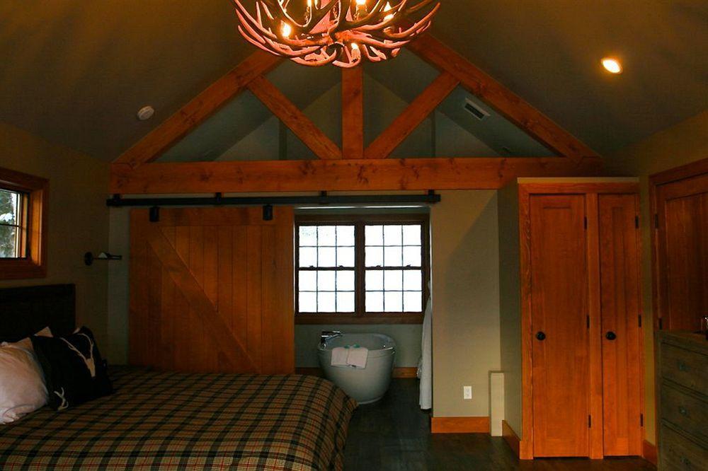 Heather Mountain Lodge Rogers Pass Экстерьер фото