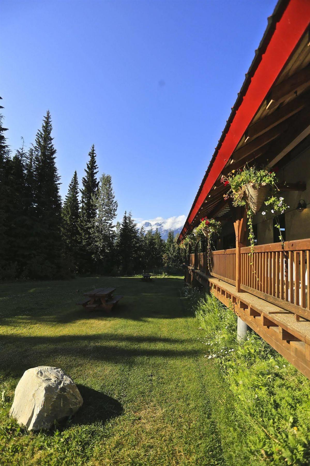 Heather Mountain Lodge Rogers Pass Экстерьер фото